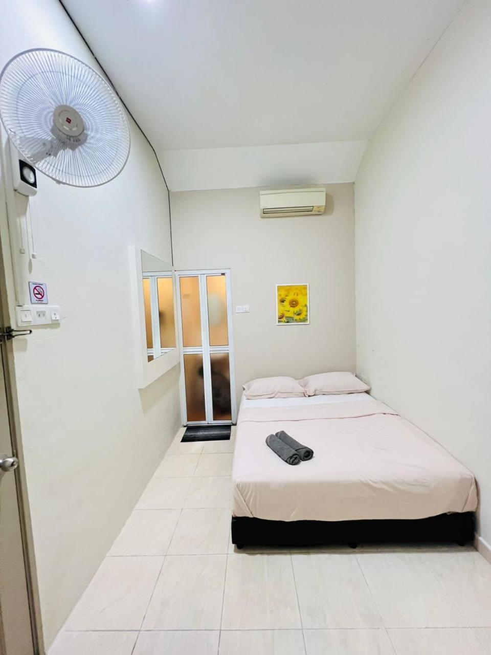 Myroom Georgetown, Off Jalan Burma, Gurney Drive Bagian luar foto